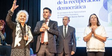 Un conversatorio por los 40 años de democracia reivindicó la figura de Sonia Torres