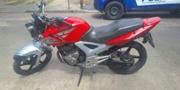 Intentó robar un auto pero la dueña lo redujo con técnicas de artes marciales