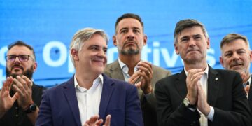 Llaryora le deseó «buena suerte» a Milei y le ofreció su colaboración para la gobernabilidad
