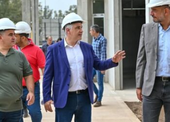 Llaryora recorrió lo que será el nuevo e imponente ingreso del Parque de la Biodiversidad