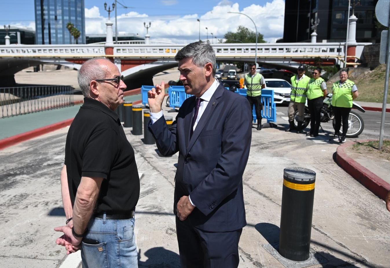 Estrenan bolardos hidráulicos en Costanera Norte para convertir la zona en peatonal los fines de semana