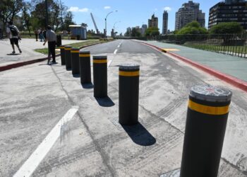 Estrenan bolardos hidráulicos en Costanera Norte para convertir la zona en peatonal los fines de semana