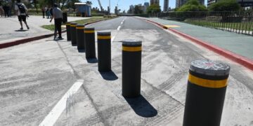 Estrenan bolardos hidráulicos en Costanera Norte para convertir la zona en peatonal los fines de semana