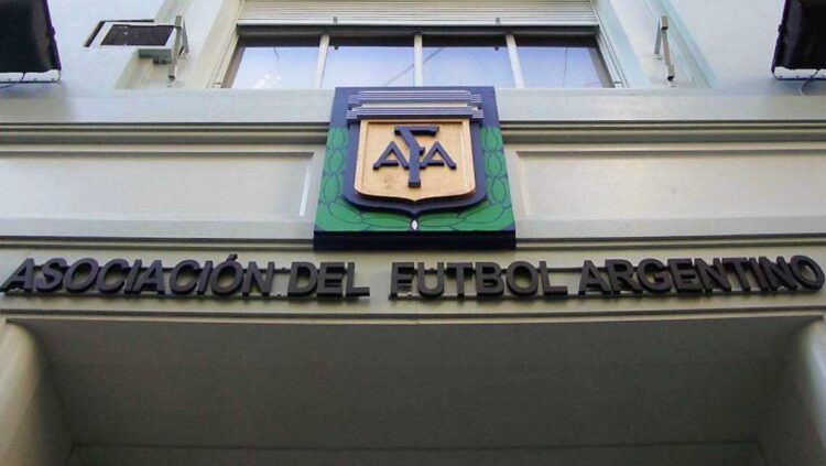 AFA volvió a extender el libro de pases