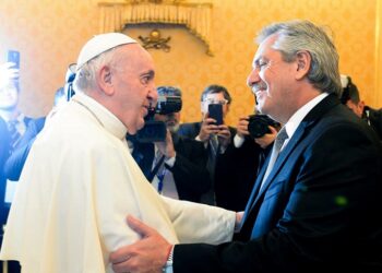 Francisco recibirá a Fernández en el Vaticano a fines de noviembre