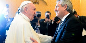 Francisco recibirá a Fernández en el Vaticano a fines de noviembre