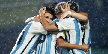 La Selección goleó y clasificó a cuartos de final