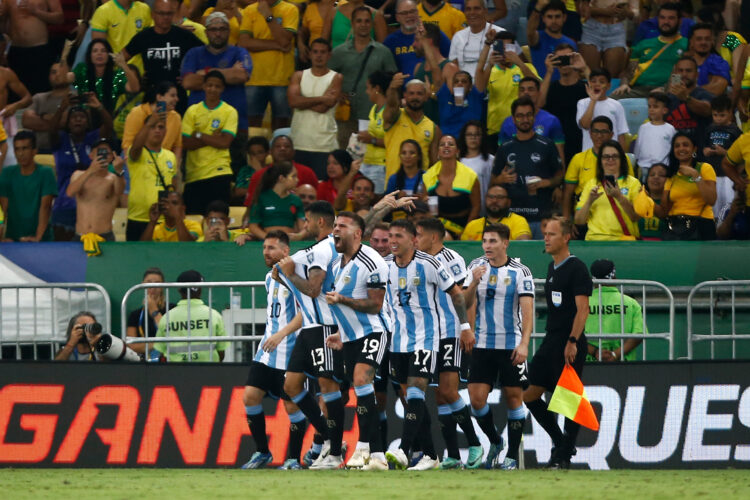 En un clásico caliente, Argentina derrotó a Brasil en el Maracaná