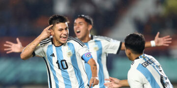 Argentina venció a Japón y sigue con chances