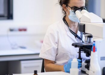 Bioquímicos se suman a los profesionales que cobrarán copagos a los afiliados de prepagas