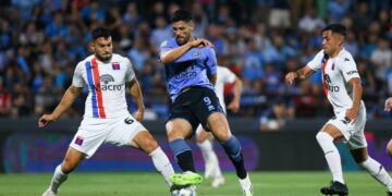 Belgrano cayó goleado ante Tigre y perdió la punta