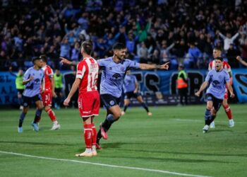 Belgrano goleó y se clasificó a los cuartos de final