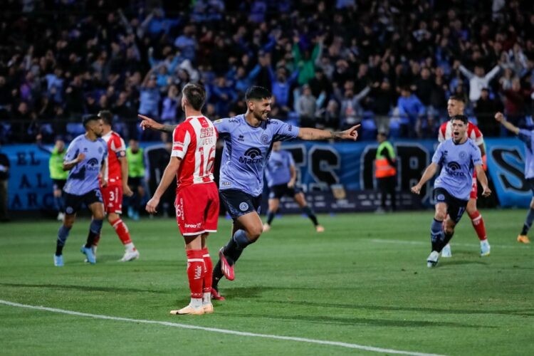 Belgrano goleó y se clasificó a los cuartos de final