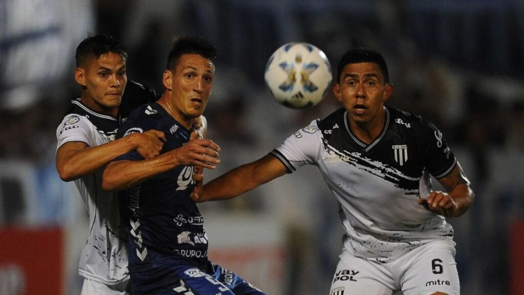 Quilmes y Gimnasia reanudan el juego