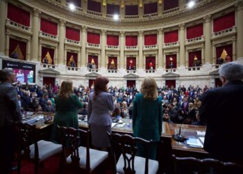 La Asamblea Legislativa proclamó las fórmulas para el ballottage con Massa y Milei presentes en el Congreso