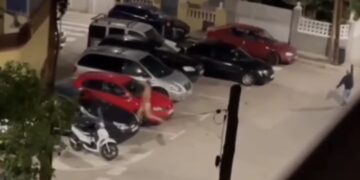 El marido de su amante lo descubrió en pleno acto y tuvo que escapar desnudo por la calle