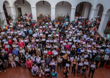 Entregaron más de 400 diplomas educativos