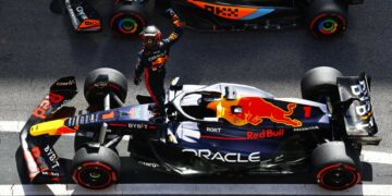 Triunfo demoledor de Verstappen
