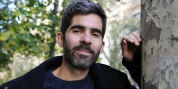 “Nuestra hermana de afuera”, la mirada fragmentaria de Mariano Quirós