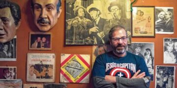 Un oráculo en redes sociales: los tuits premonitorios del escritor Carlos Busqued