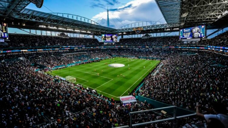 El Hard Rock Stadium de Miami tiene una capacidad para más de 65 mil espectadores.