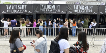 Las sombras del espectáculo de Taylor Swift: problemas, arrestos y entradas falsas