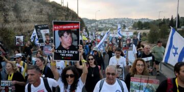 Pactarían una tregua de cinco días con liberación de rehenes