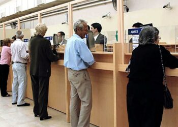 Las jubilaciones suben un 21% y sumarán un bono de $55.000