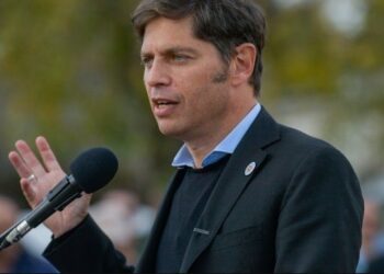 A la espera de definiciones nacionales, Kicillof diseña estrategias para sostener el plan de gestión