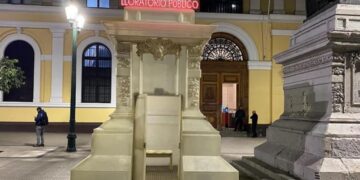 Instalaron el primer “lloratorio público” para que personas cansadas y deprimidas se desahoguen