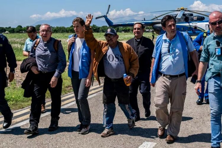 Una misión de la ONU llevó a cabo la liberación de Díaz.