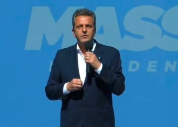 Massa llamó a «abrazar a cada argentino que está en duda»