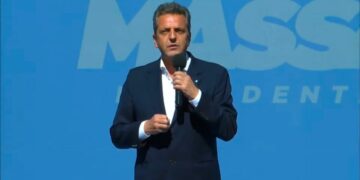Massa llamó a «abrazar a cada argentino que está en duda»