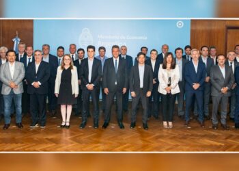 Massa garantizó fondos a las provincias para el pago de sueldos y aguinaldos