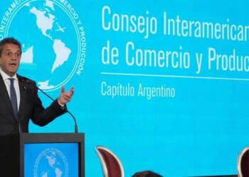 Massa cerró su campaña con un llamado a la unidad y la paz