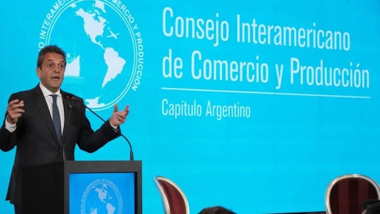 Massa disertó ante los empresarios en el Consejo Interamericano de Comercio.