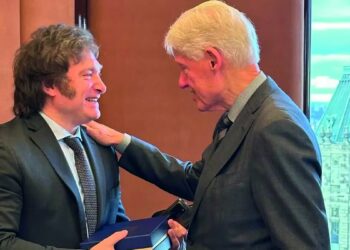 Milei almorzó con Clinton y un asesor de Biden en Nueva York