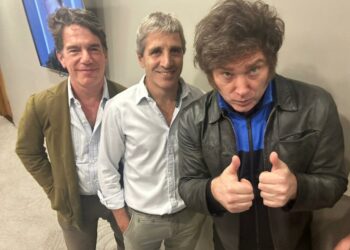 Primera gira oficial a Estados Unidos