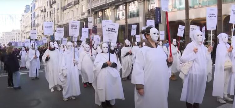 Marchan en todo el mundo contra la violencia hacia las mujeres
