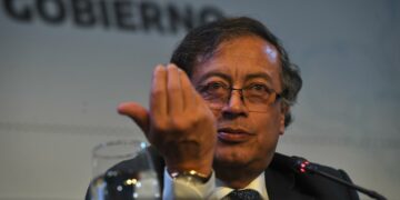 Petro pierde apoyo liberal