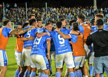 Estudiantes (RC) va por la semifinal