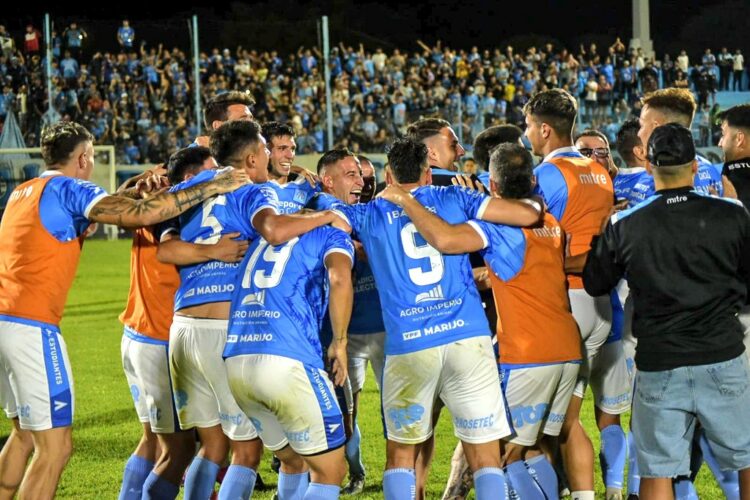 Estudiantes (RC) va por la semifinal