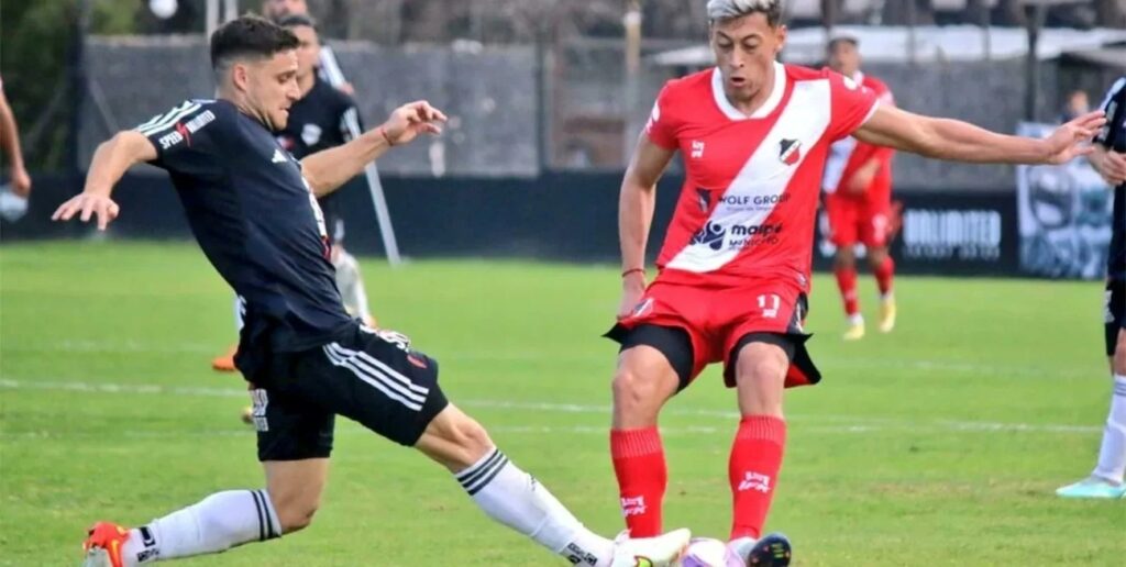 Deportivo Maipú y Riestra van por el segundo ascenso