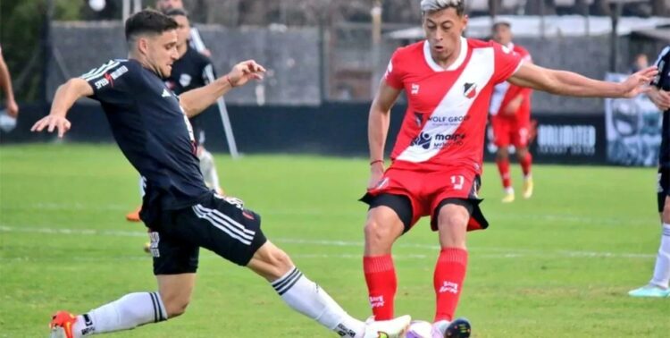 Deportivo Maipú y Riestra van por el segundo ascenso