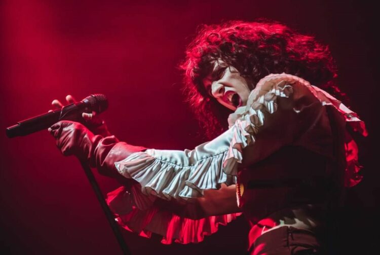 Marilina Bertoldi dará un show el viernes junto al baterista Edu Giardina.