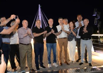 Inauguraron un nuevo puente peatonal y la remodelación de la ex plaza Austria