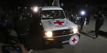Hamas liberó a otros 10 rehenes, entre ellos cuatro argentinos, e Israel, a 30 presos palestinos