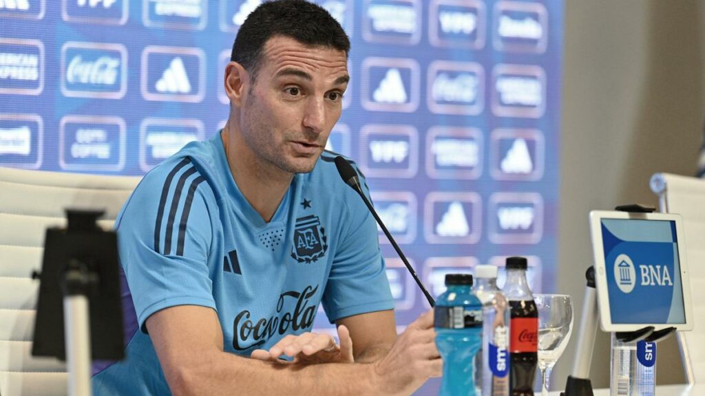 Finalmente, Scaloni viajaría al sorteo de la Copa América