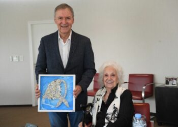 Fuerte gesto de Schiaretti hacia la titular de Abuelas de Plaza de Mayo