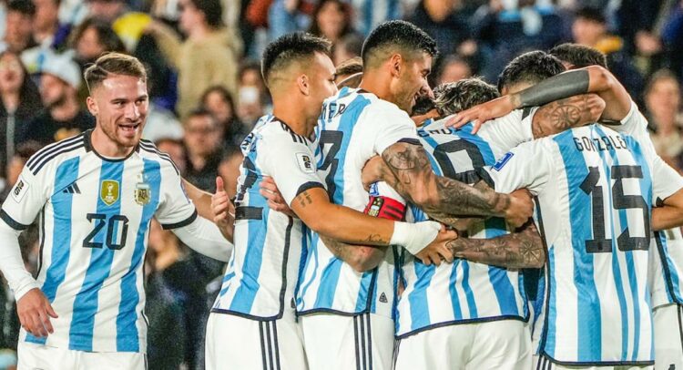 Argentina se prepara para enfrentar a Uruguay y Brasil con Messi a la cabeza